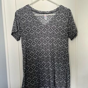 Black and White Print Lularoe Christy T